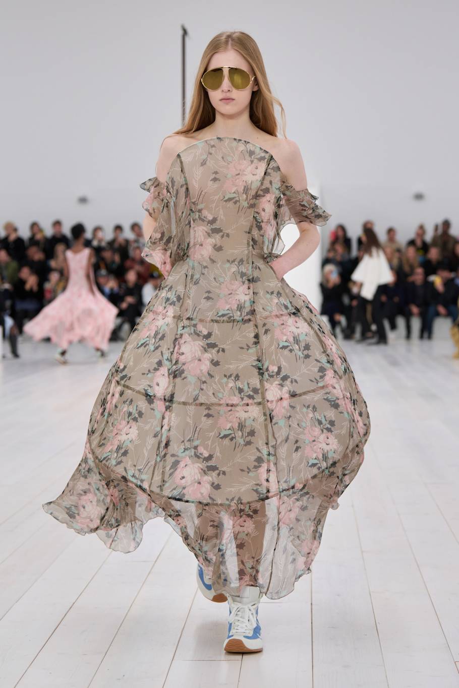 لويفي Loewe لويفي Loewe