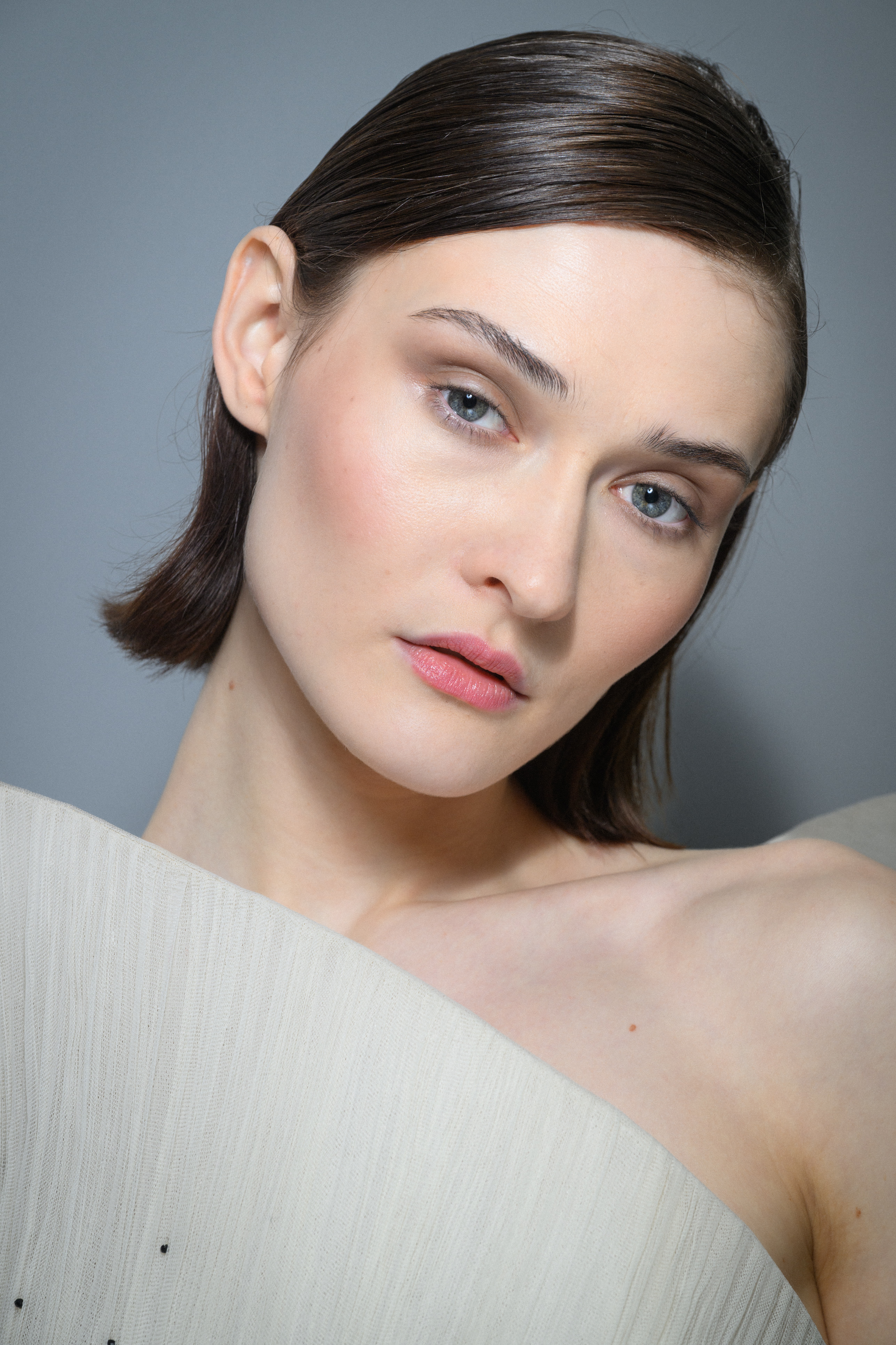 طقوس يومية تعزز جمال وإشراقة البشرة