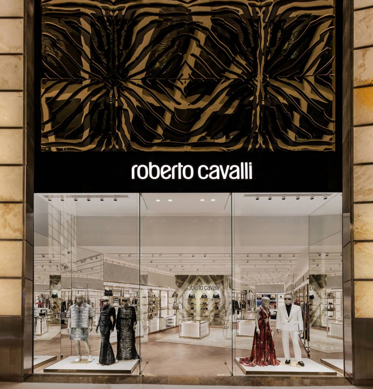 افتتاح متجر Roberto Cavalli في دبي مول