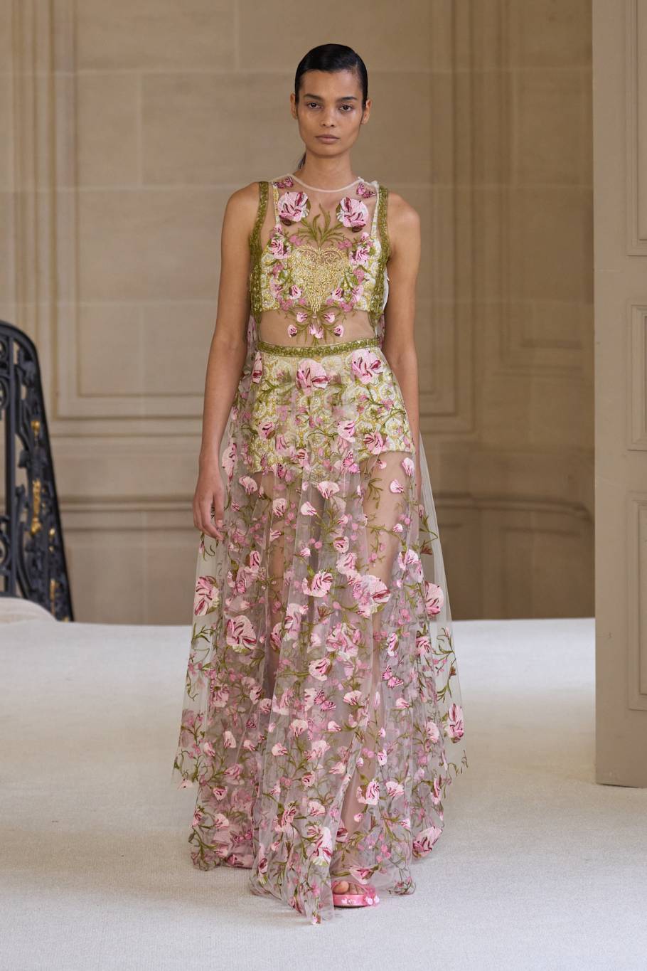 جيامباتيستا فاللي Giambattista Valli جيامباتيستا فاللي Giambattista Valli