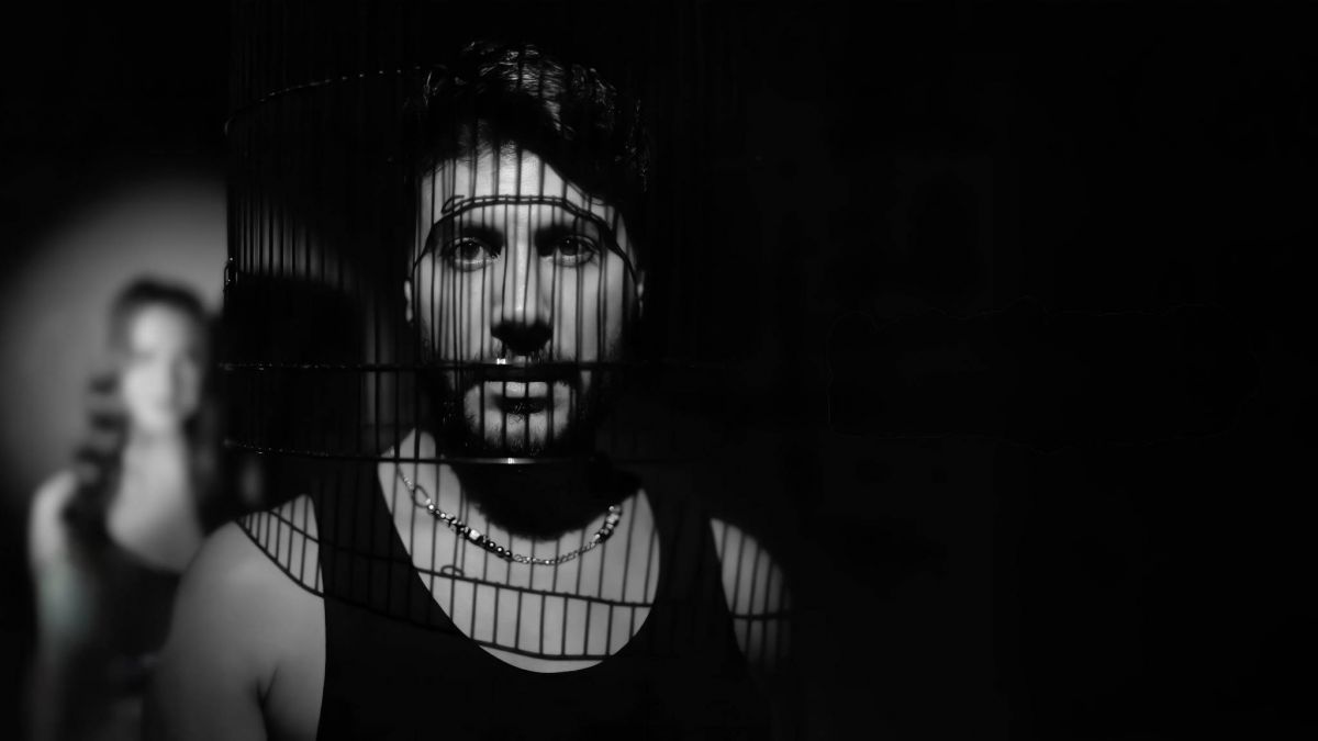 مراد حلمي يطلق 