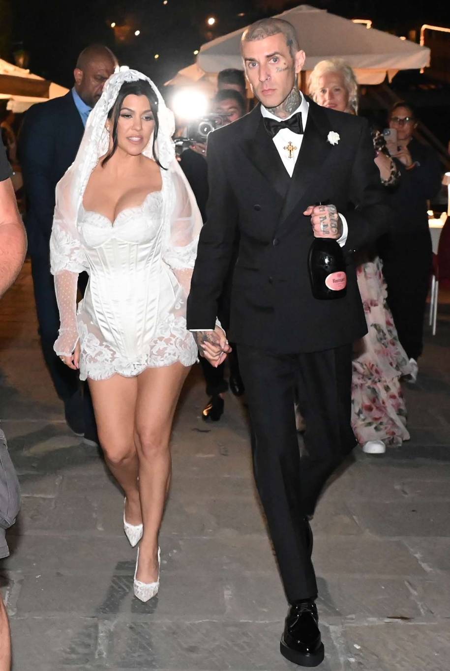 kourtney-kardashian-wedding-1-0320-4cf0ef5f7b894c8f94c210fa7b468508 kourtney-kardashian-wedding-1-0320-4cf0ef5f7b894c8f94c210fa7b468508