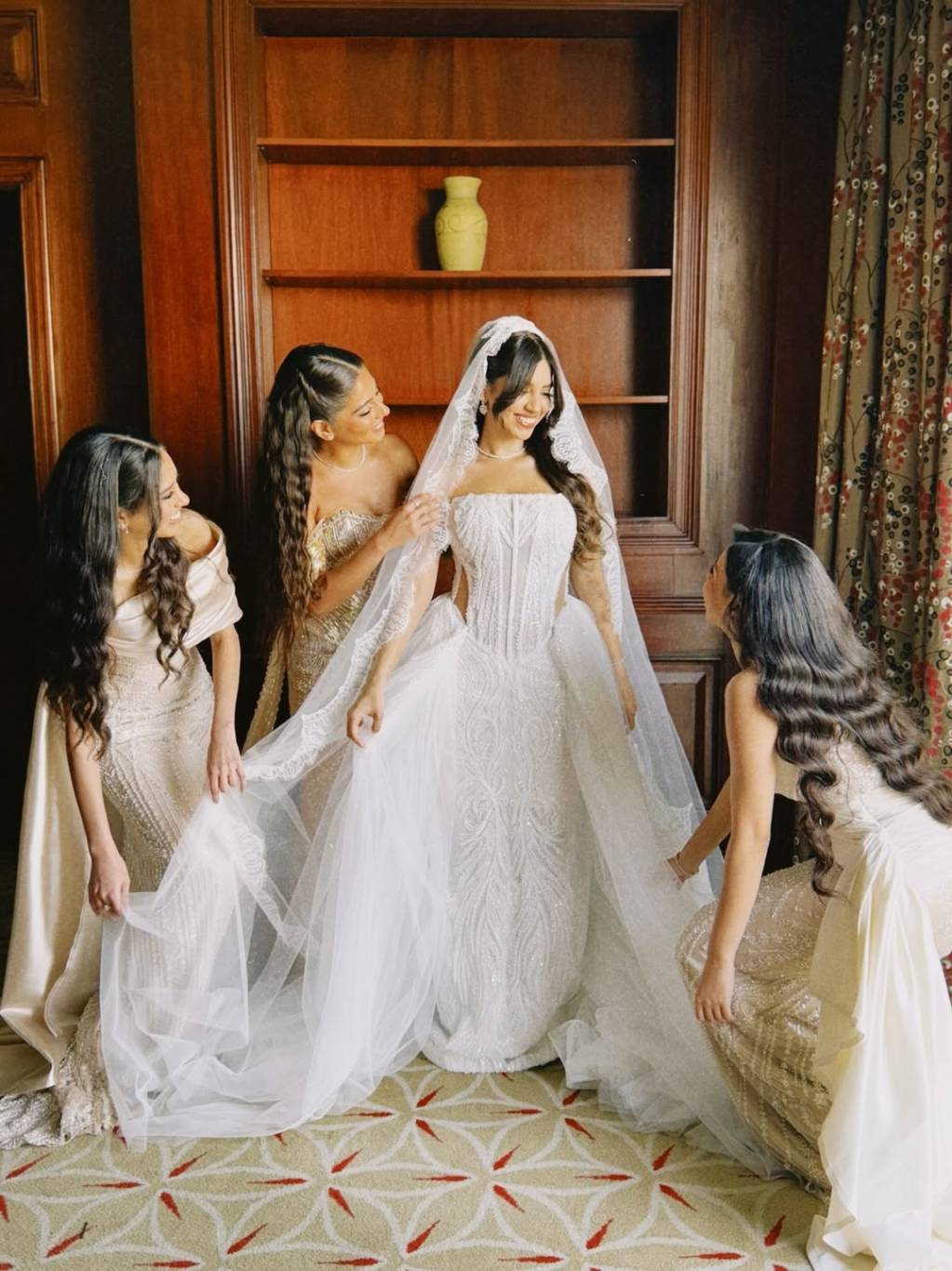 مايان السيد تشعل حفل زفاف شقيقتها بالرقص (فيديو)