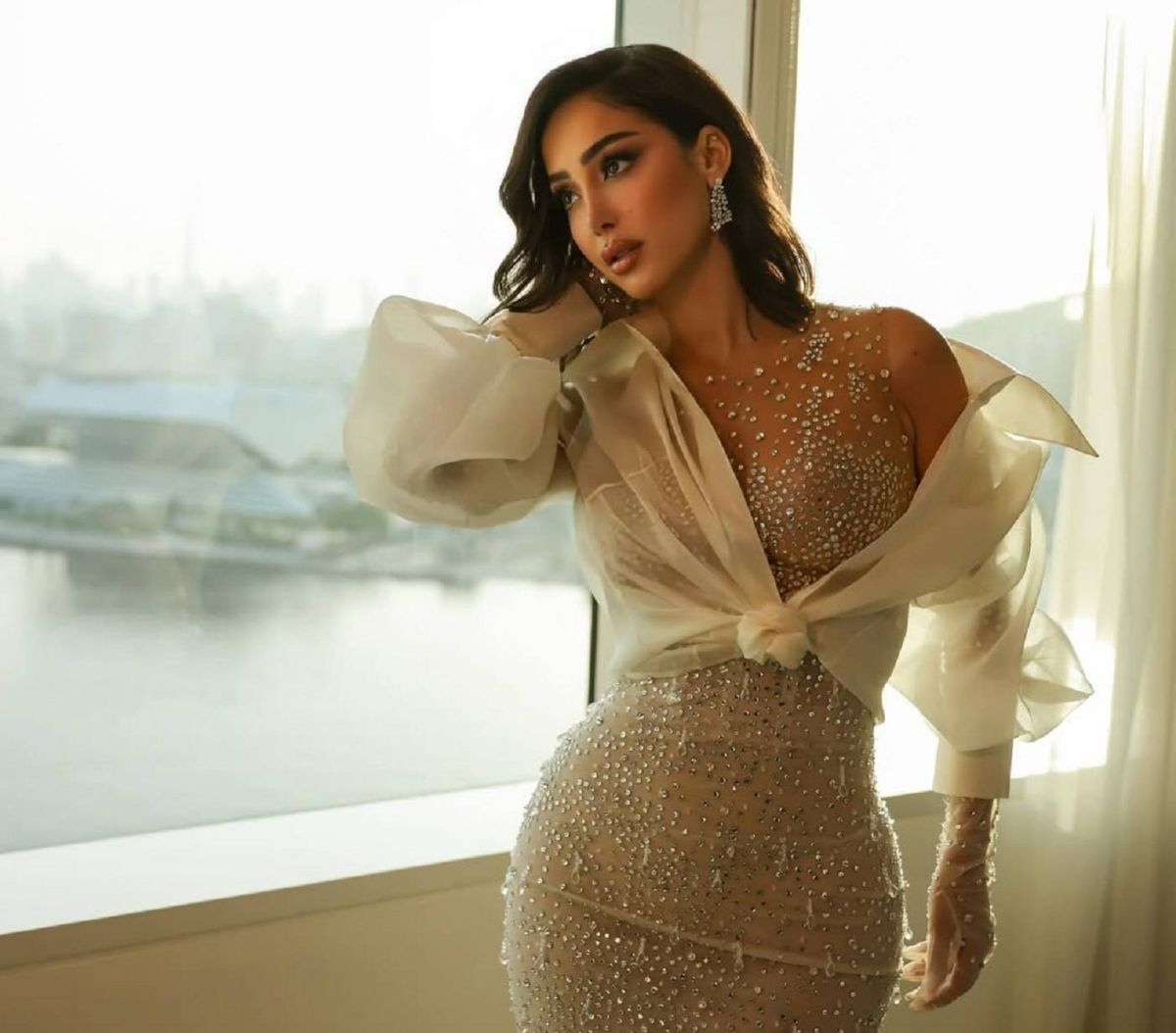 بسمة بوسيل تؤجّل أعمالها الفنية بسبب مرض ابنها