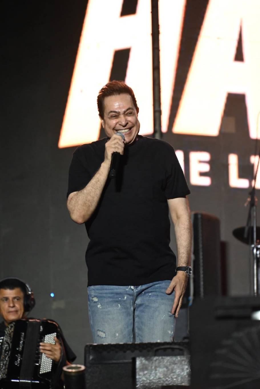 حكيم يتقدّم ببلاغ الى النيابة العامة بعد النَّصب عليه