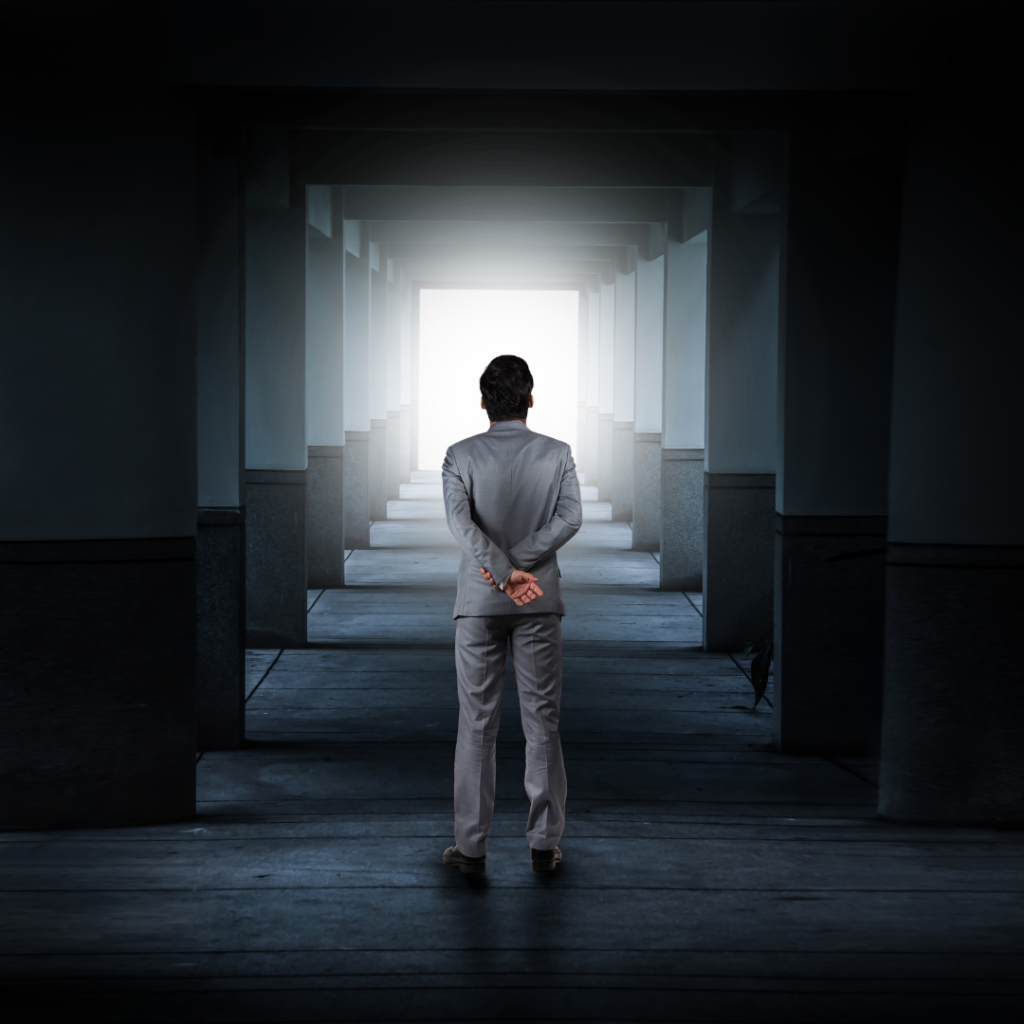 فنان مصري يصاب للمرة الثانية بجلطة في المخ