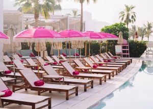 تعاون Benefit Cosmetics x The 305 Beach Club: لتستمر أجواء المرح