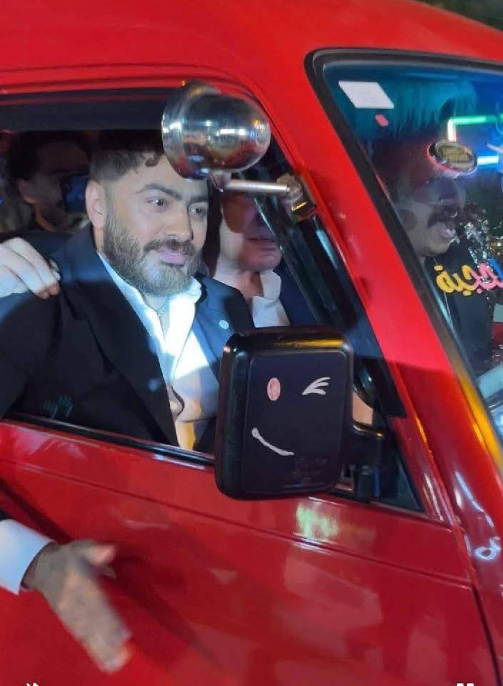 تامر حسني يفاجئ أحمد سعد بما فعله في العرض الخاص لفيلمه (فيديو)