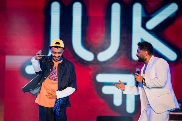 تامر حسني مع كزبرة في الحفل