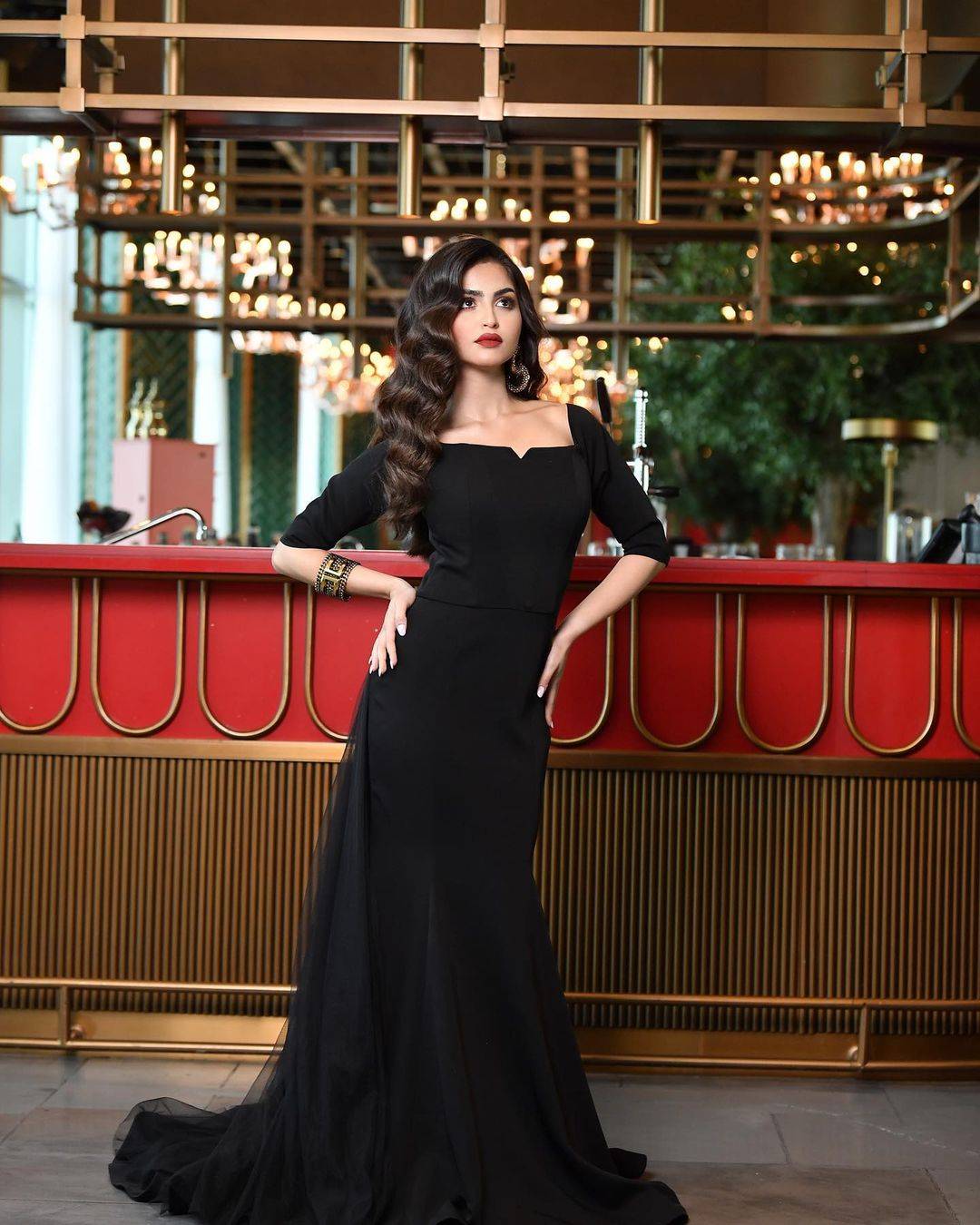 حلا الترك تنتقم من والديها على طريقتها (فيديو)