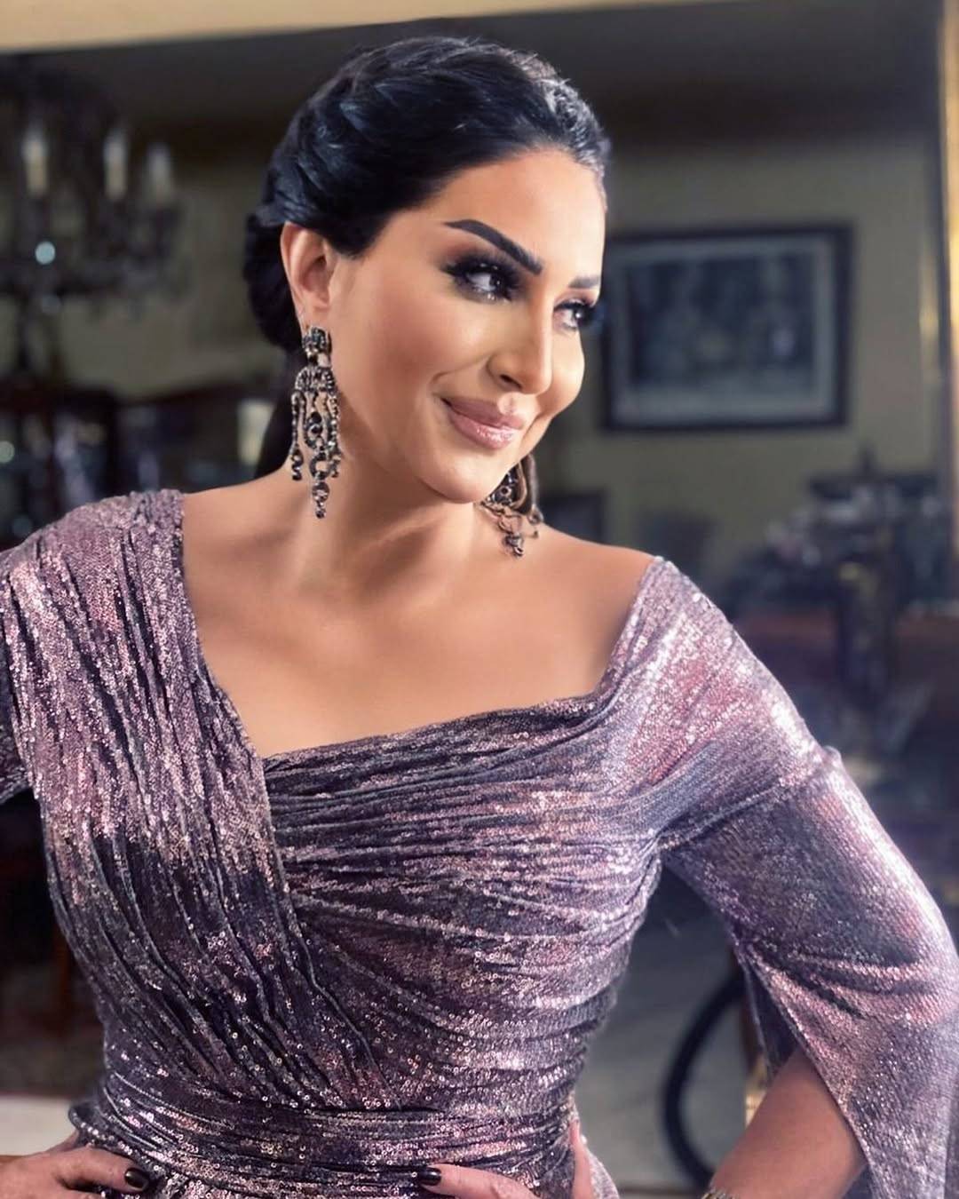 وفاء عامر