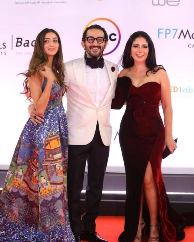 ابنة أحمد حلمي ومنى زكي تشعل مواقع التواصل بالشبه مع والدتها