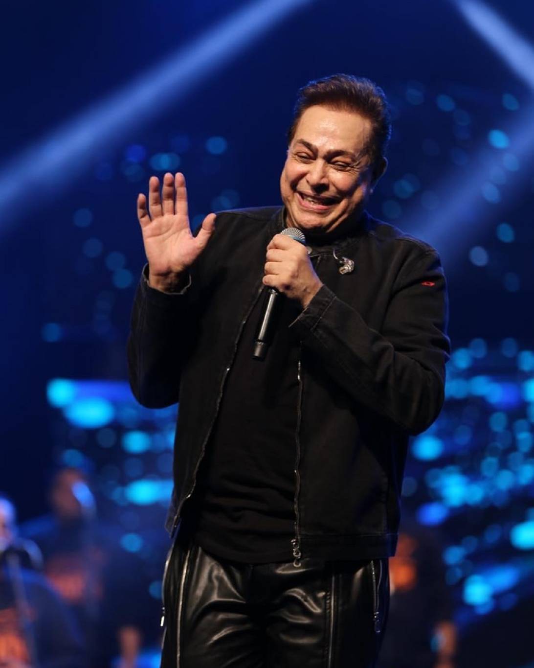 حكيم يعود الى العالمية في 