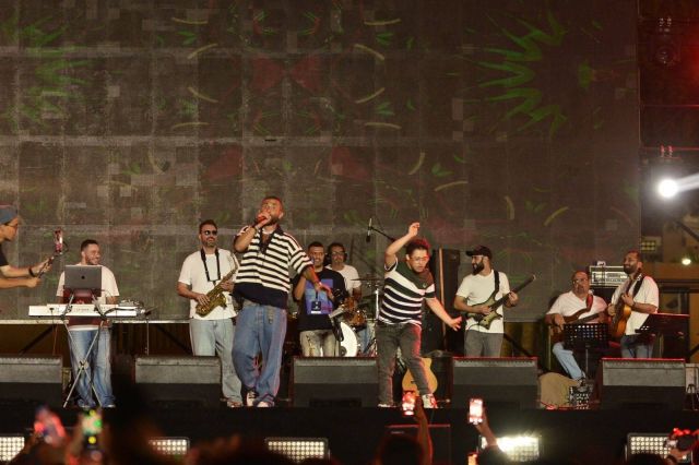 أحمد سعد يغني مع طفل من ذوي الاحتياجات الخاصة