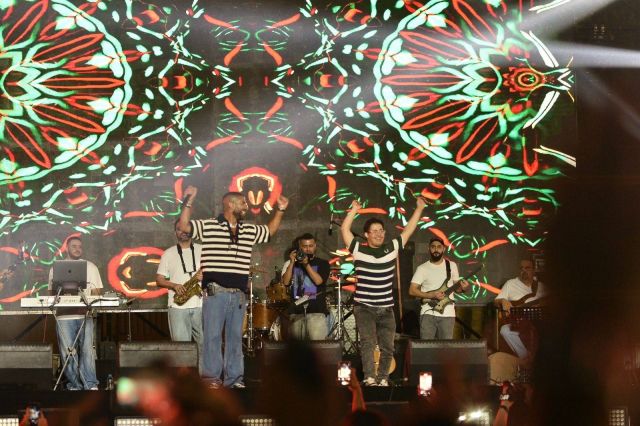 أحمد سعد ولفتة إنسانيةمع طفل من ذوي الاحتياجات الخاصة