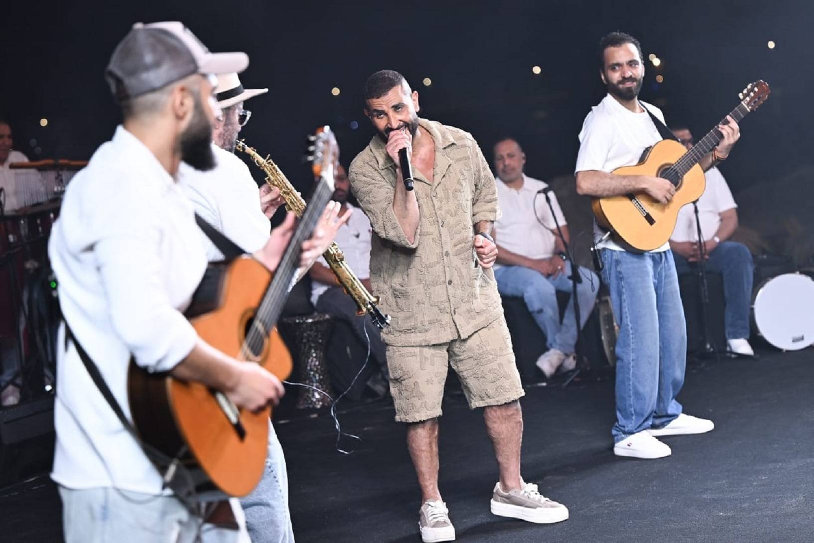 أحمد سعد يغنّي مع الفرقة أحمد سعد يغنّي مع الفرقة