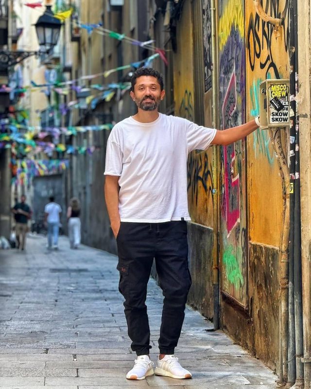 كريم محمود عبد العزيز يتحدث للمرة الأولى عن علاقته ببناته (فيديو)