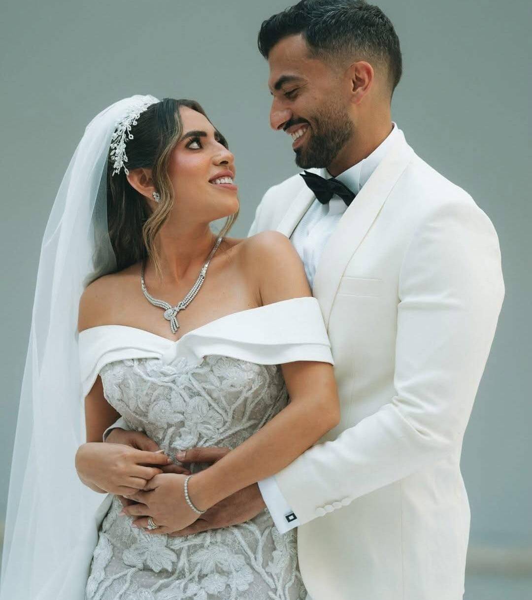 ياسمين عبد العزيز ومنة شلبي تُشعلان حفل زفاف منة القيعي بالرقص (فيديو وصور)