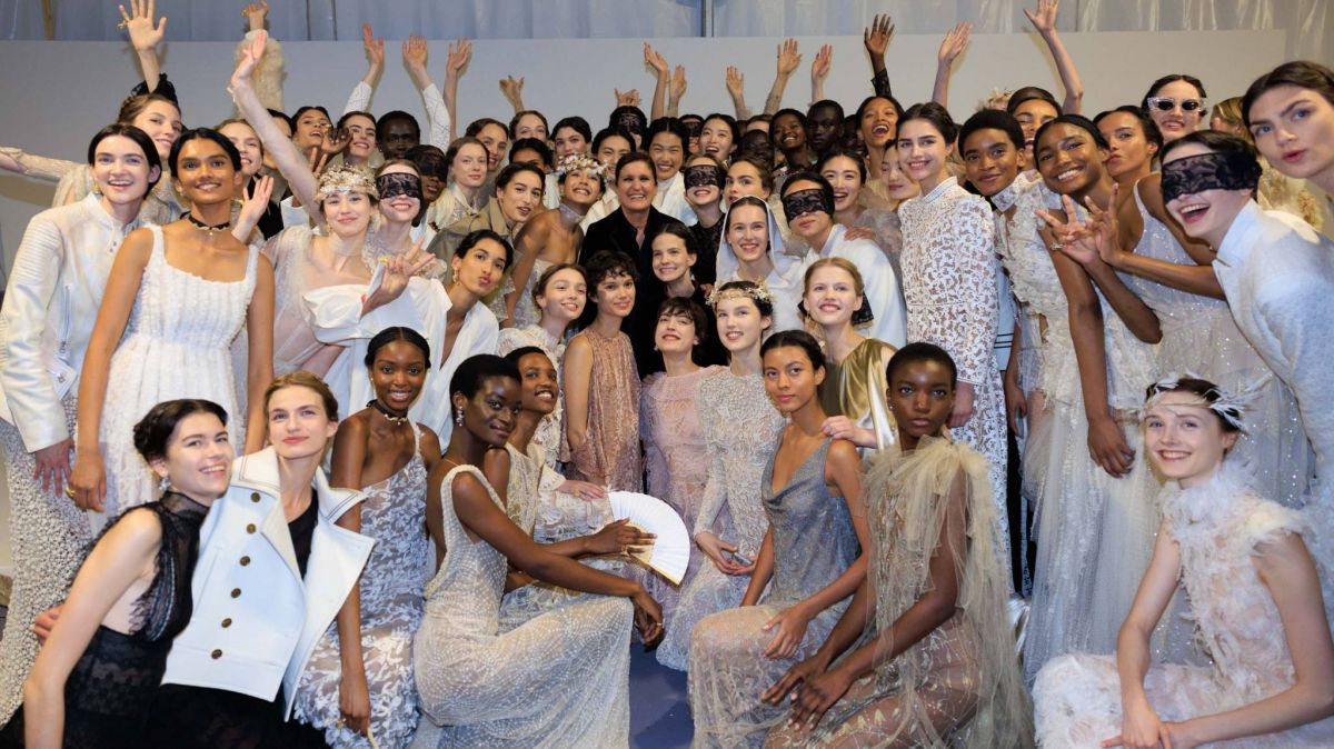 نجمات العالم يتألّقن بإبداعات Dior خلال عرض كروز 2026 في روما