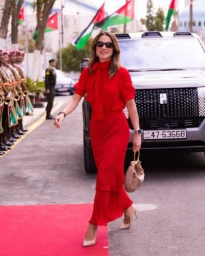 في ذكرى زواج الملكة رانيا... فستان لا يُنسى وبصمة ملكية في عالم الأناقة