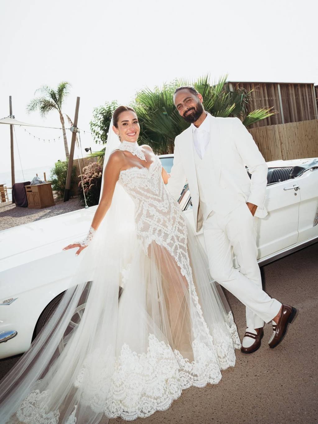 أجمل إطلالات النجمات في زفاف أمينة خليل الثاني في اليونان