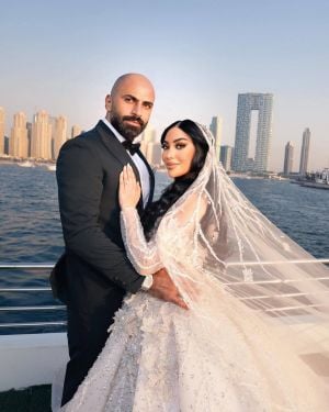 لمى إبراهيم تحتفل بزفافها في دبي... والفستان مفاجأة (صور)