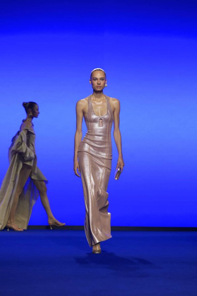 دار Schiaparelli تطلق الجزء الثاني من THE KEYHOLE