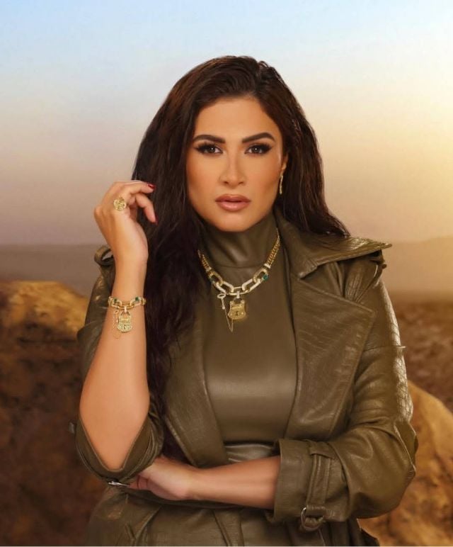 ياسمين عبد العزيز تحتفل  بعيد الأضحى بالحجاب وبصورة كوميدية