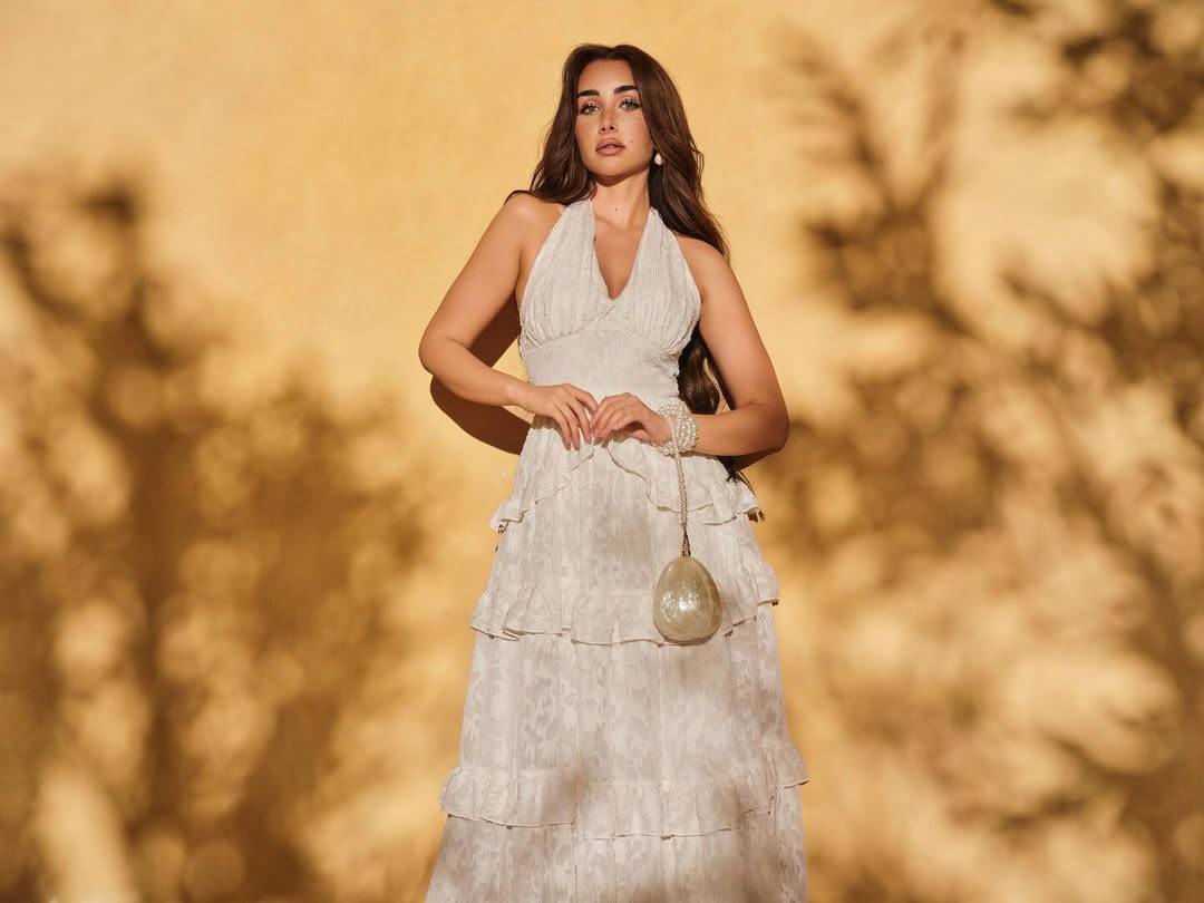 توجه لافت للنجمات العربيات نحو الإطلالات البيضاء