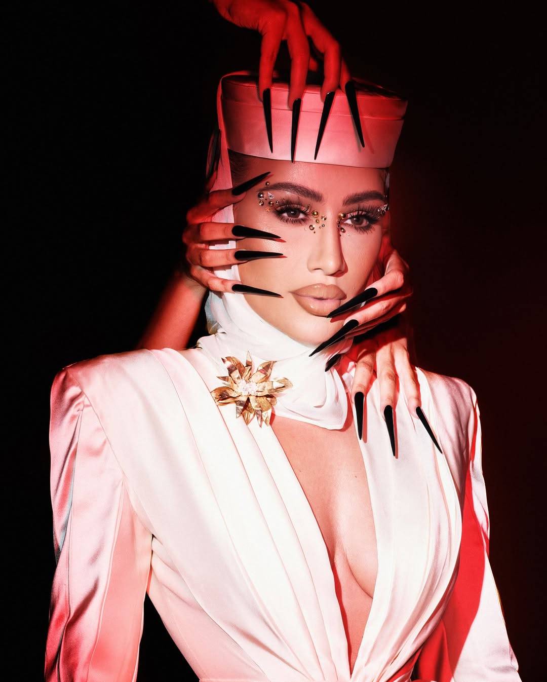 مايا دياب تشوّق جمهورها بفيديو جريء ولوك مبتكر