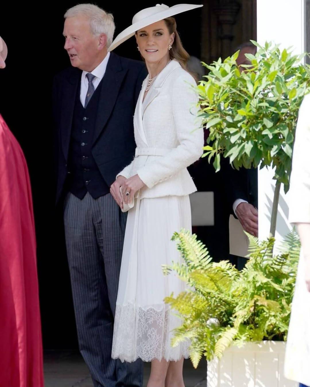 كيت ميدلتون تتألق بإطلالة كلاسيكية مع قبّعة كبيرة