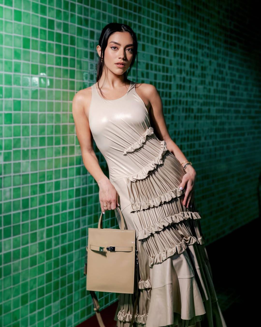 قالب الحلوى الخاص بزفاف ستيفاني عطالله محط اهتمام الجمهور... غير تقليدي!