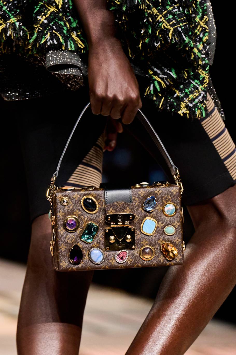 لويس فويتون Louis Vuitton لويس فويتون Louis Vuitton