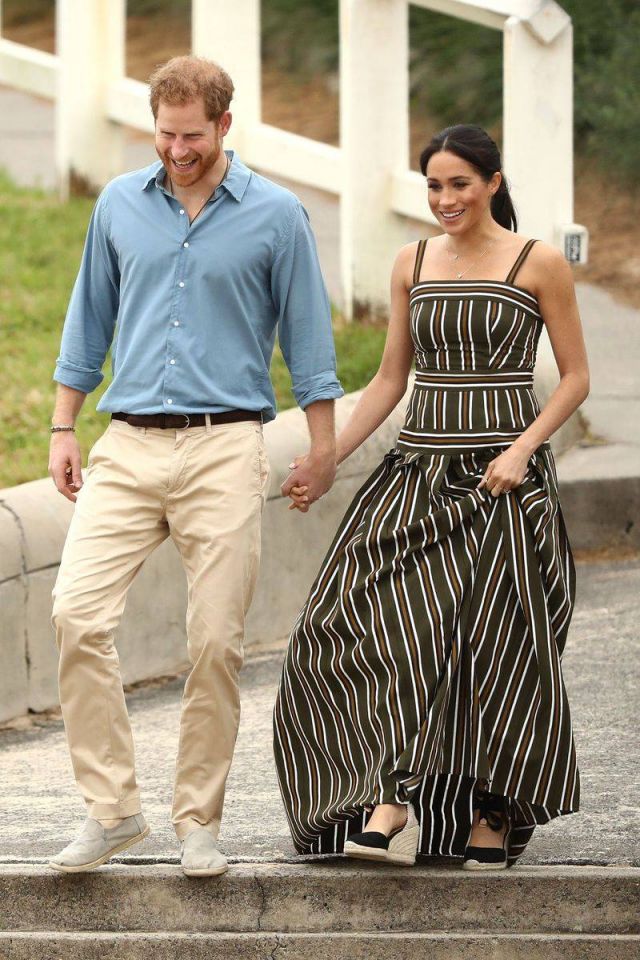 ميغان ماركل بإطلالة عصرية بعيداً من الرسمية 