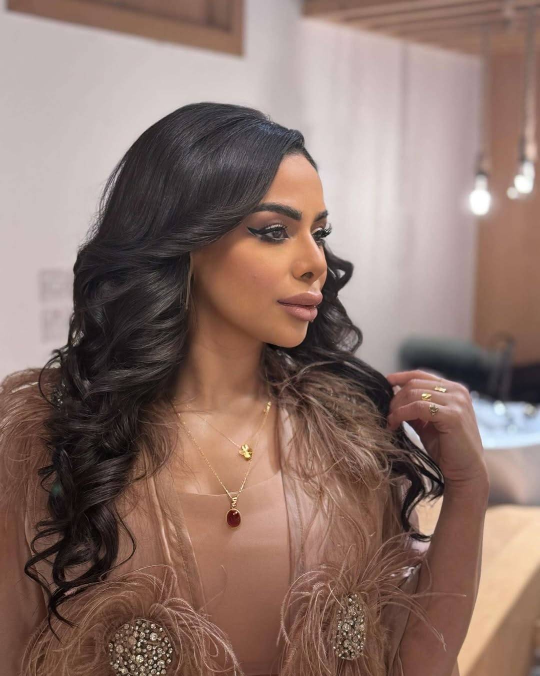 هند البلوشي تفاجئ الجميع بخبر حملها... هكذا بدت