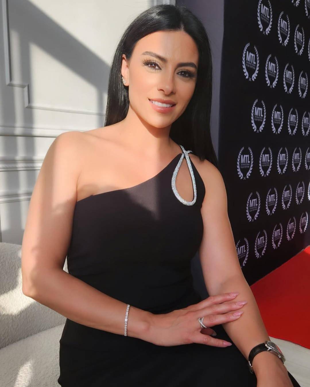 بريجيت ياغي تستعرض الشهور الأخيرة من حملها (صور)