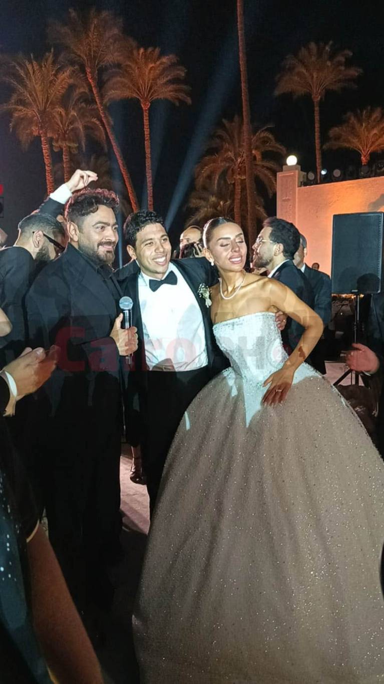 تامر حسني مع حفيد الزعيم وعروسه تامر حسني مع حفيد الزعيم وعروسه