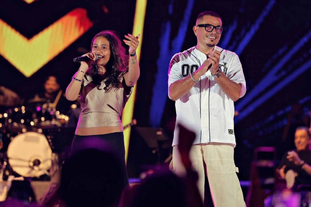 جنا عمرو دياب تشارك والدها الغناء.. وهذا ما قاله عنها (فيديو)