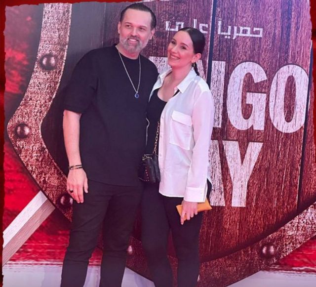 محمد محمود عبد العزيز وزوجته حرصا على دعم كريم