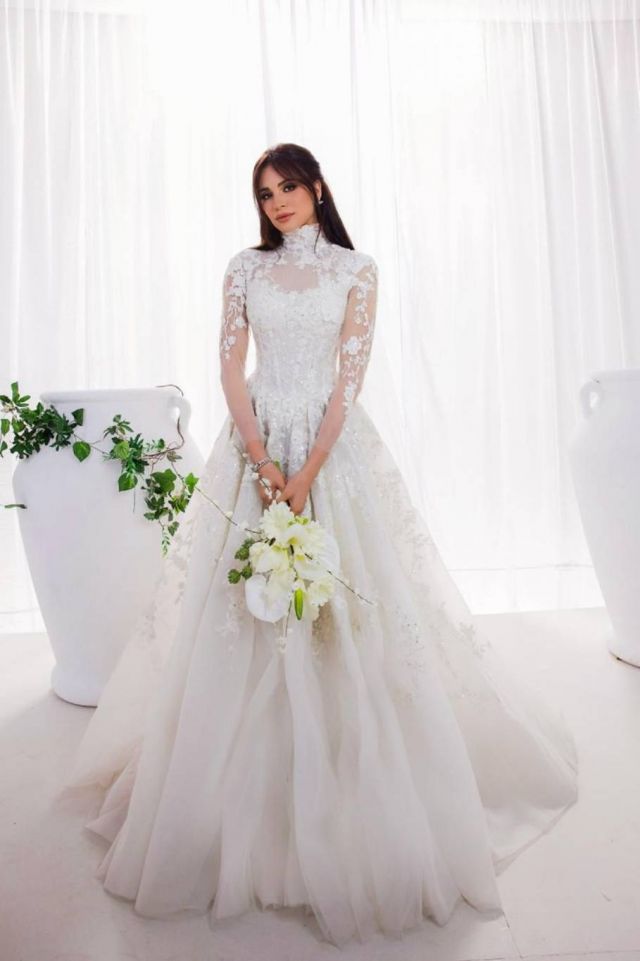 آمال ماهر بفستان الزفاف