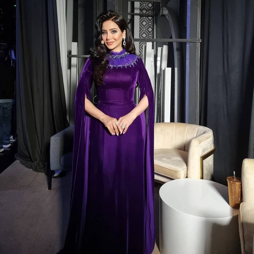 لجين عمران تشارك مجموعة صور نادرة مع شقيقها الوسيم