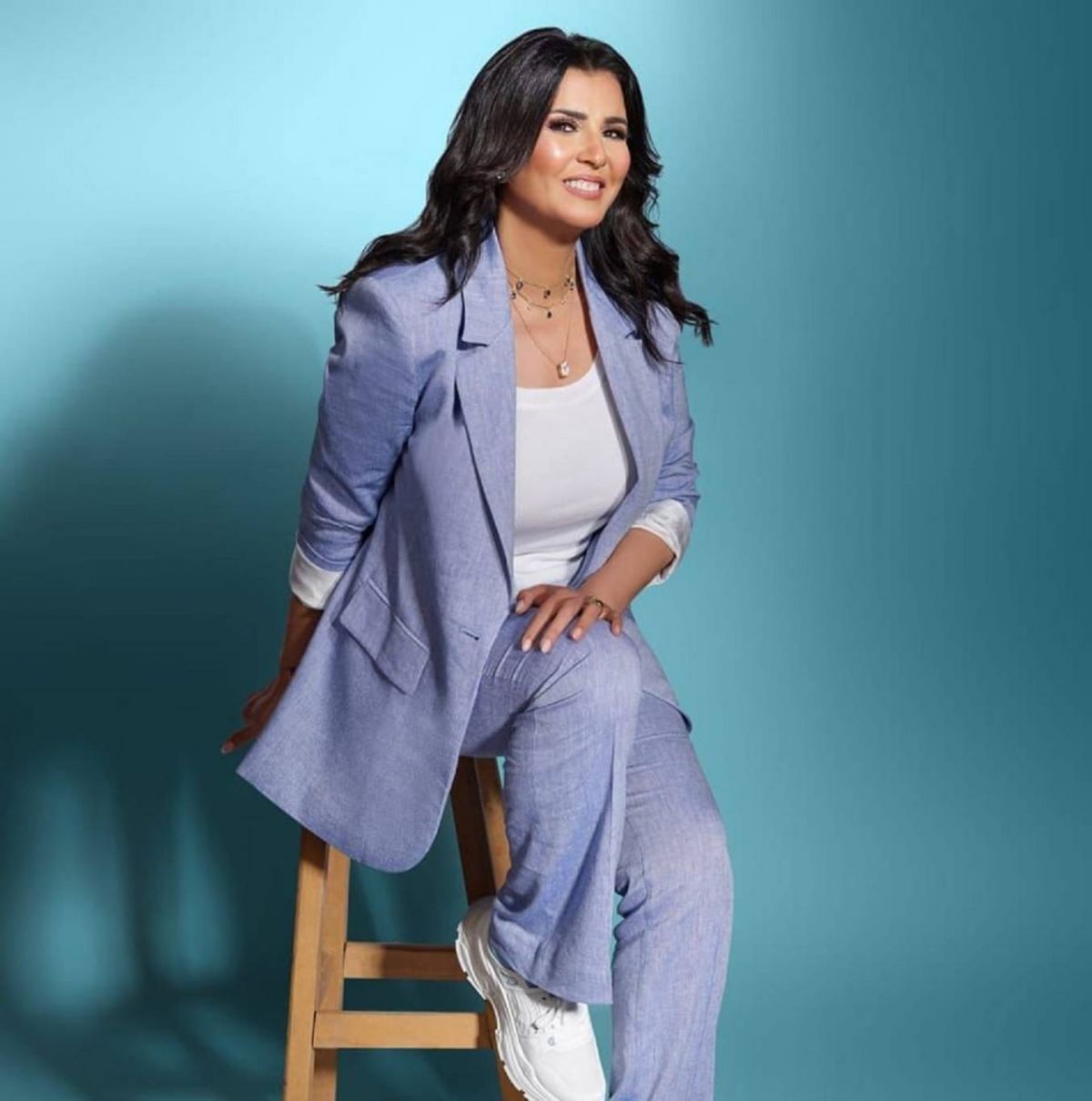 منى الشاذلي تردّ على اتهام فنانة تشكيلية دنماركية لبرنامجها