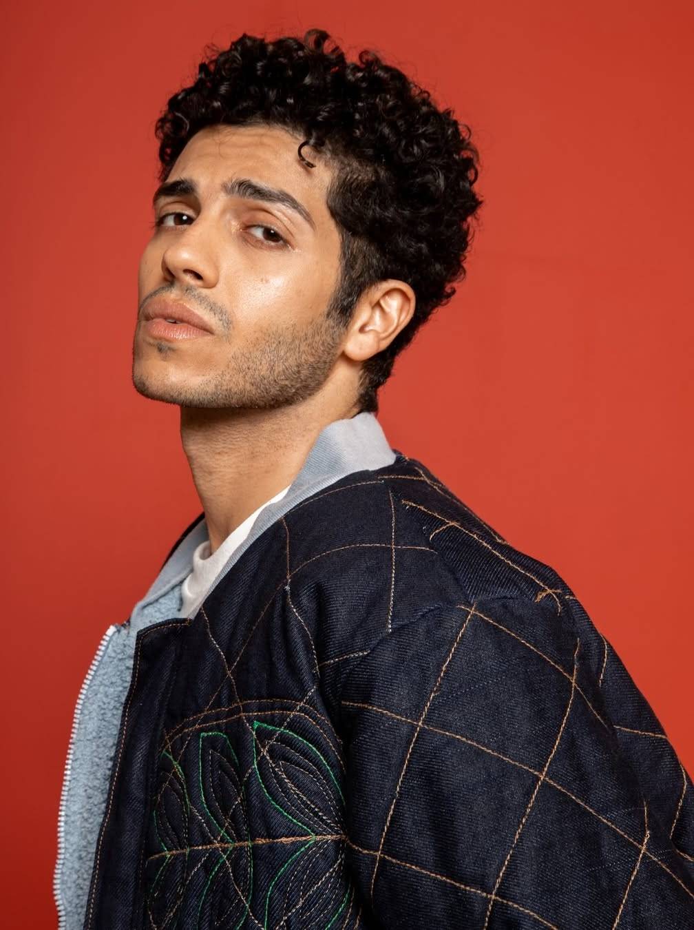 مينا مسعود بلفتة إنسانية مع أطفال السرطان ويفاجئ جمهور فيلمه (صور)