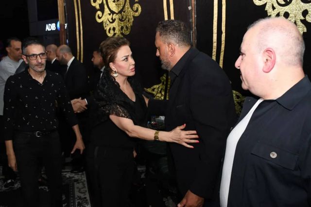 مادلين طبر تقدّم واجب العزاء لخالد سرحان