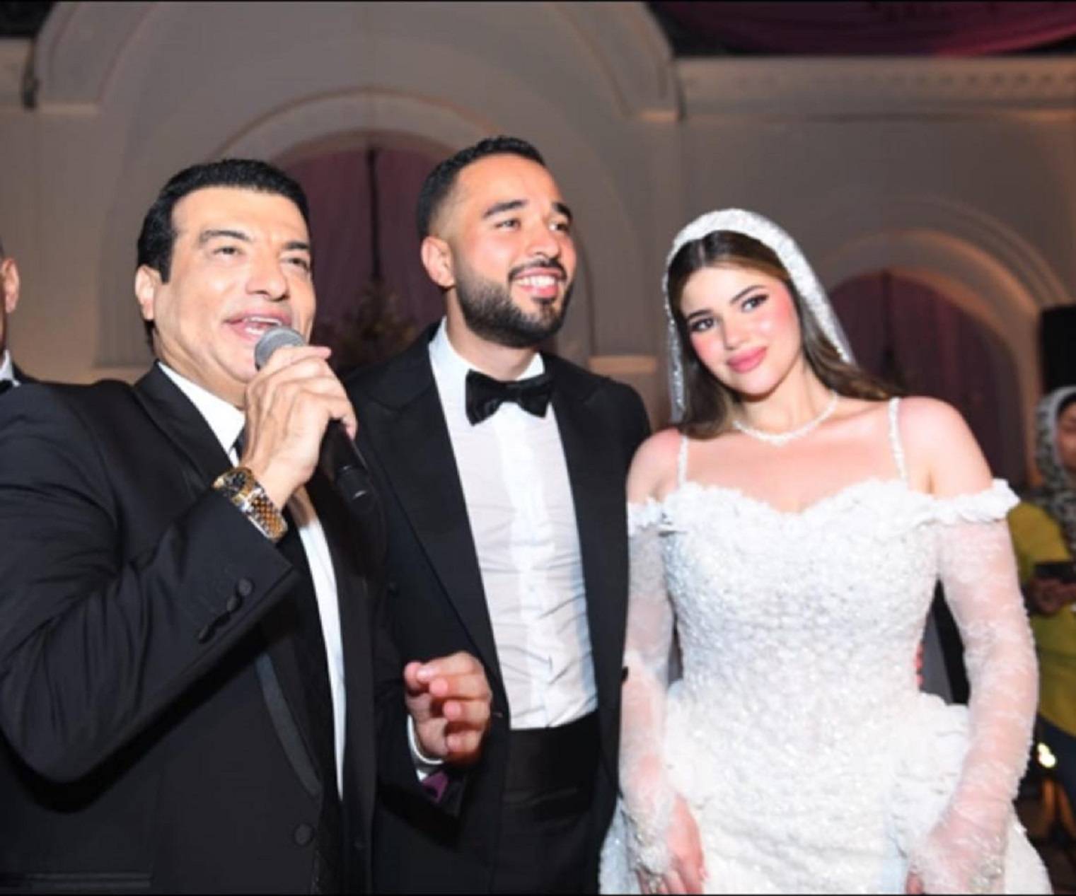 إيهاب توفيق يغني للعروسين إيهاب توفيق يغني للعروسين