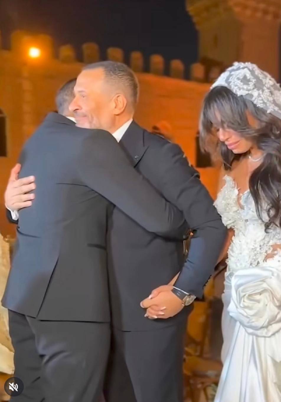 ماجد المصري يسلّم ابنته الى عريسها ماجد المصري يسلّم ابنته الى عريسها