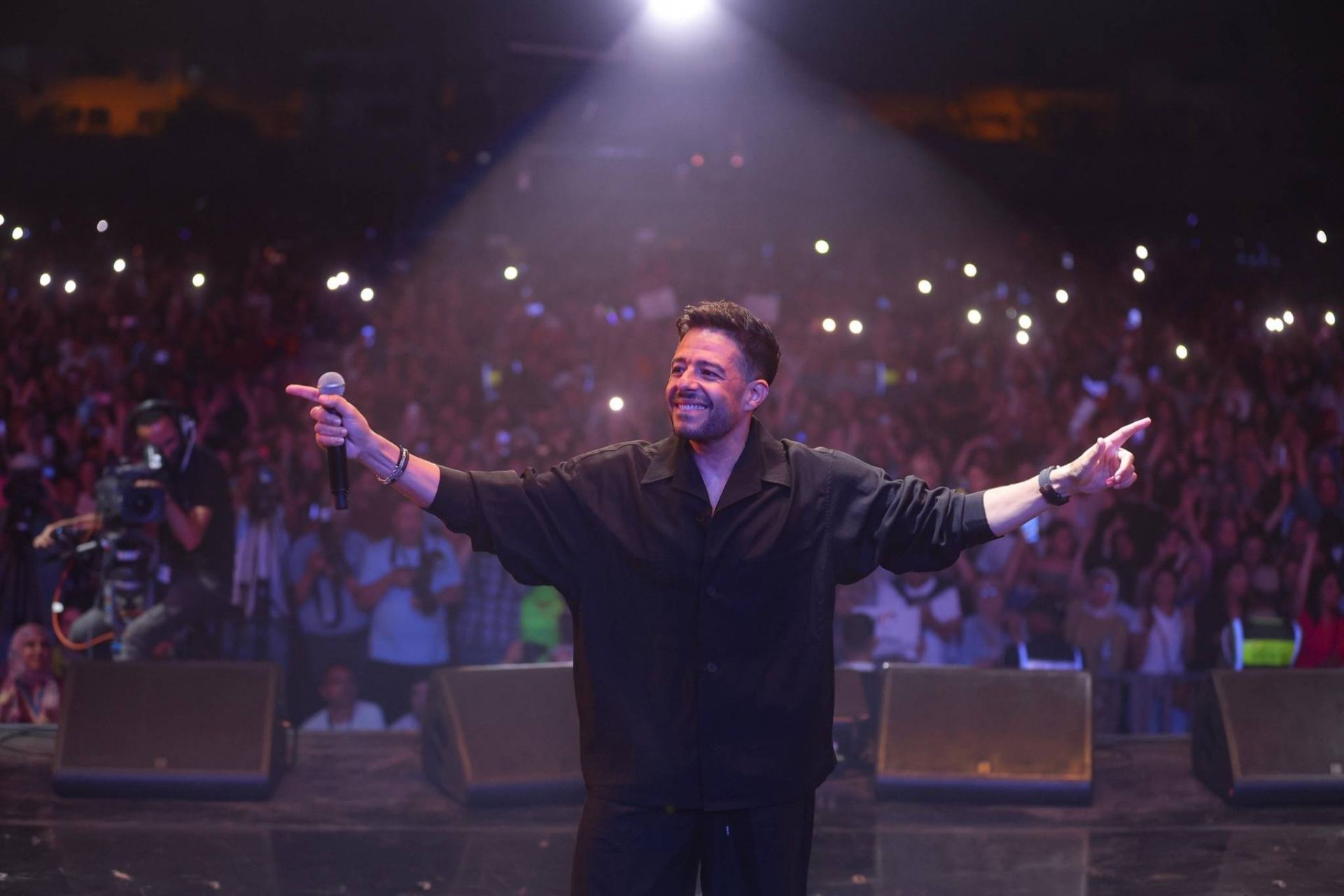 محمد حماقي على المسرح محمد حماقي على المسرح
