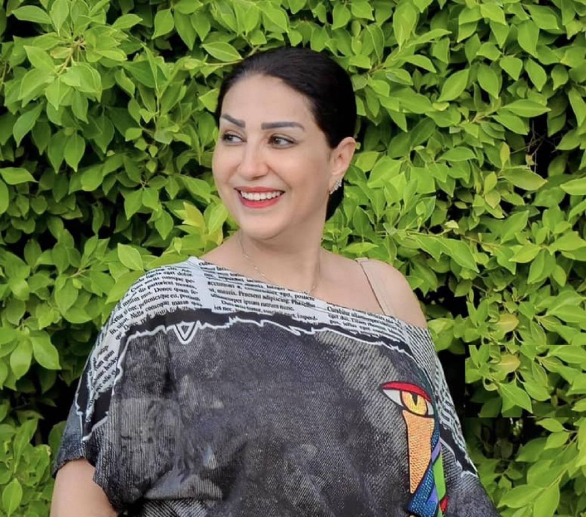 وفاء عامر تسخر من 