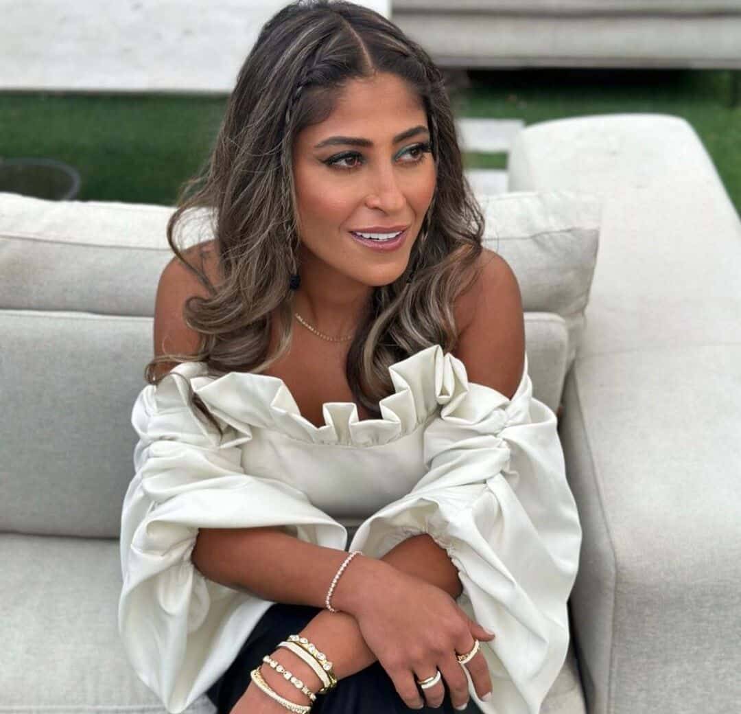 أحلام تتعهد بتزويج شجون الهاجري من كاتب خليجي