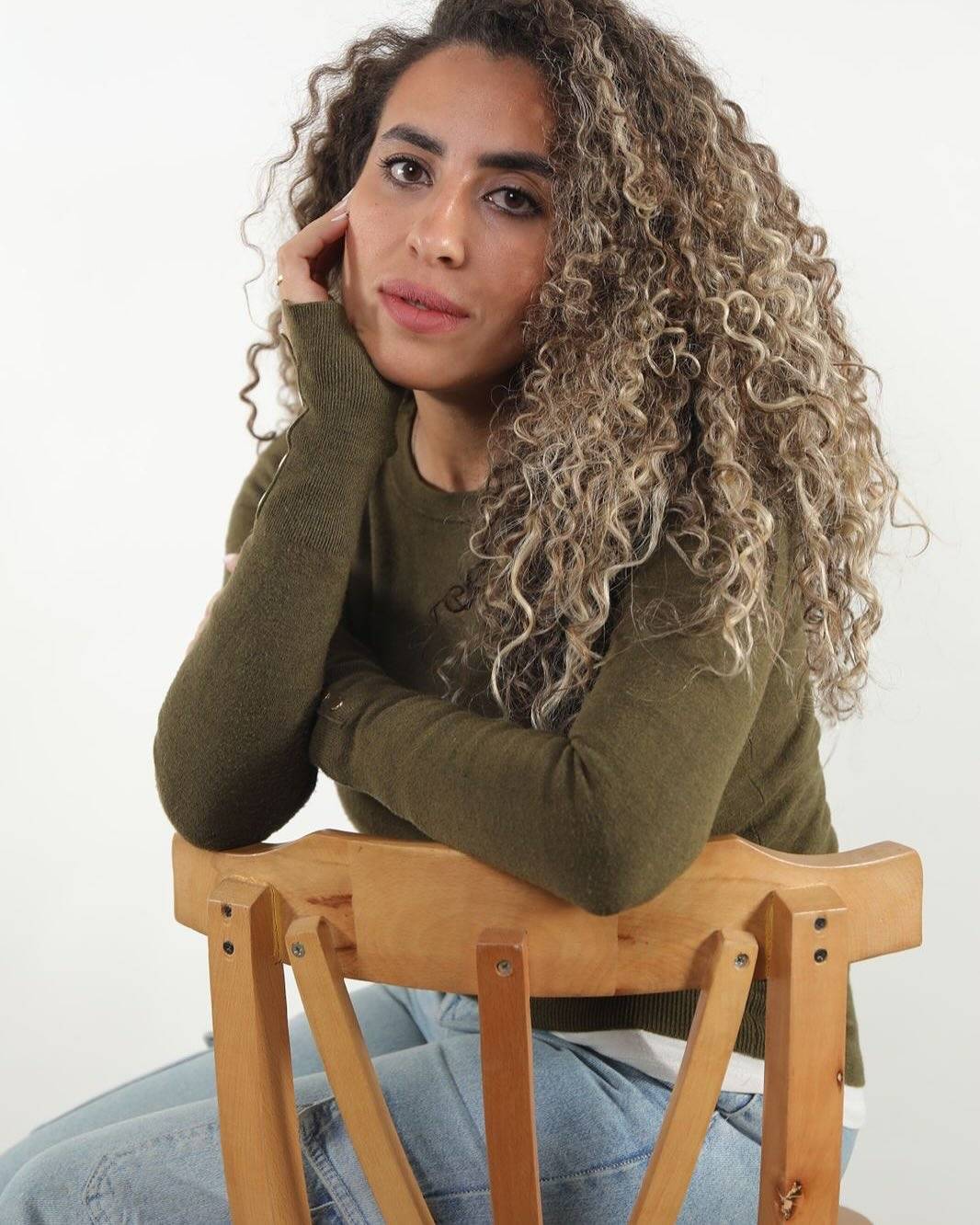 منة القيعي تعلق على تعاونها الأول مع عمرو دياب